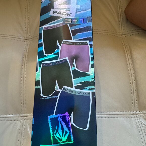 VOLCOM Men's 4 Pack Microfiber Boxer Briefs 5.5" Inseam NO Ride-Up Legs NWT - Picture 3 of 4